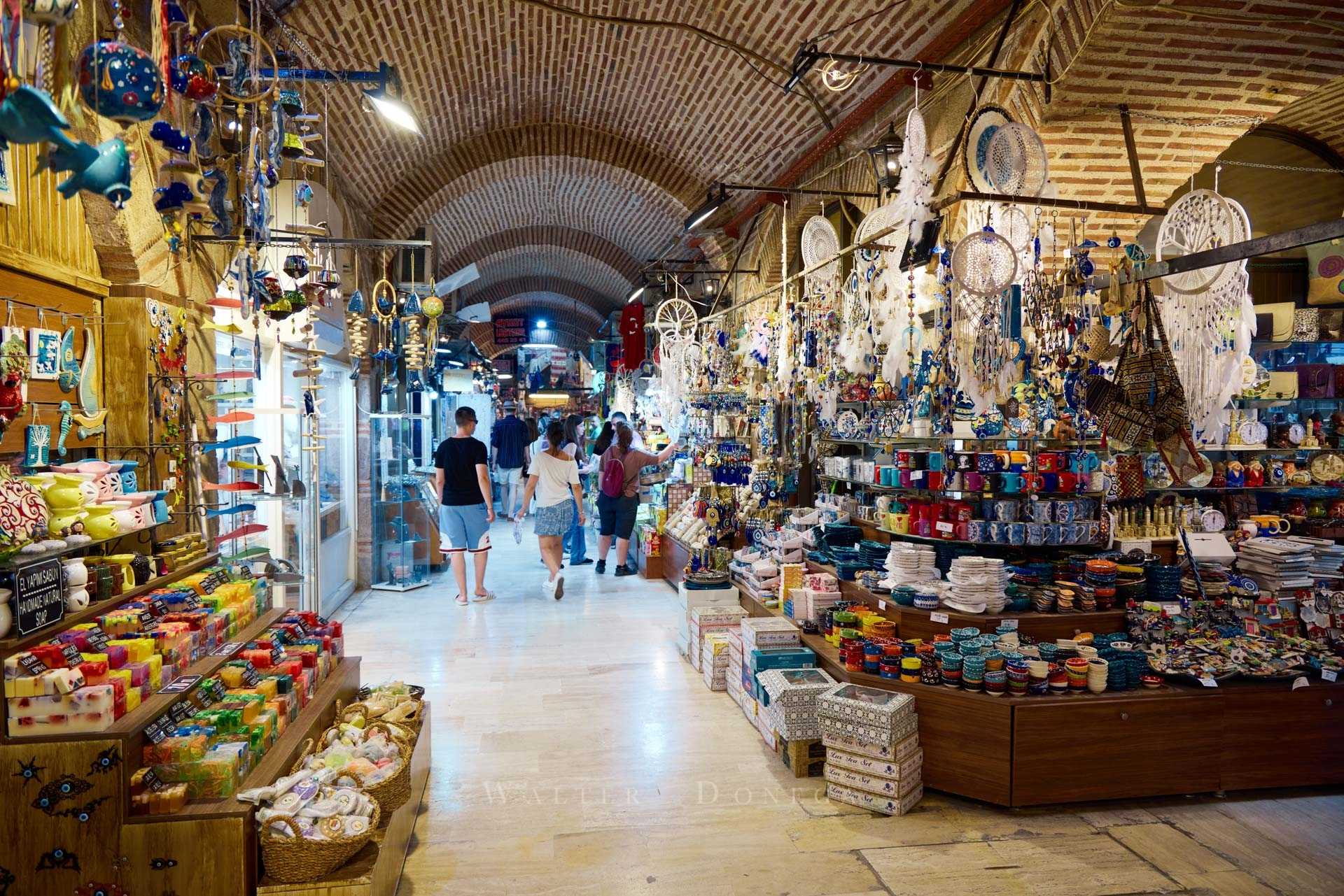 Kemeraltı Çarşısı (Bazar di Kemeraltı), Konak - İzmir