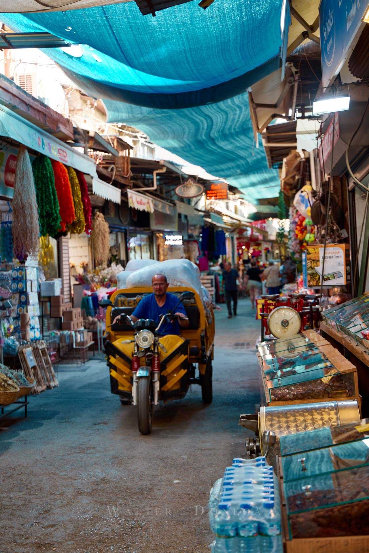 Kemeraltı Çarşısı (Bazar di Kemeraltı), Konak - İzmir