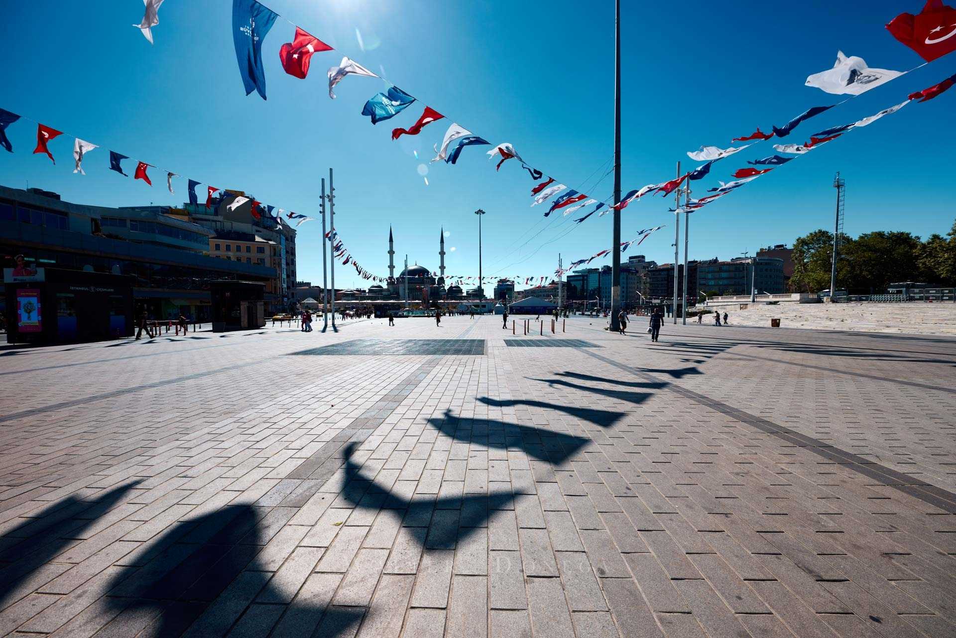 Taksim Meydanı (Piazza Taksim), Beyoğlu - Gumussuyu Mh., Istanbul